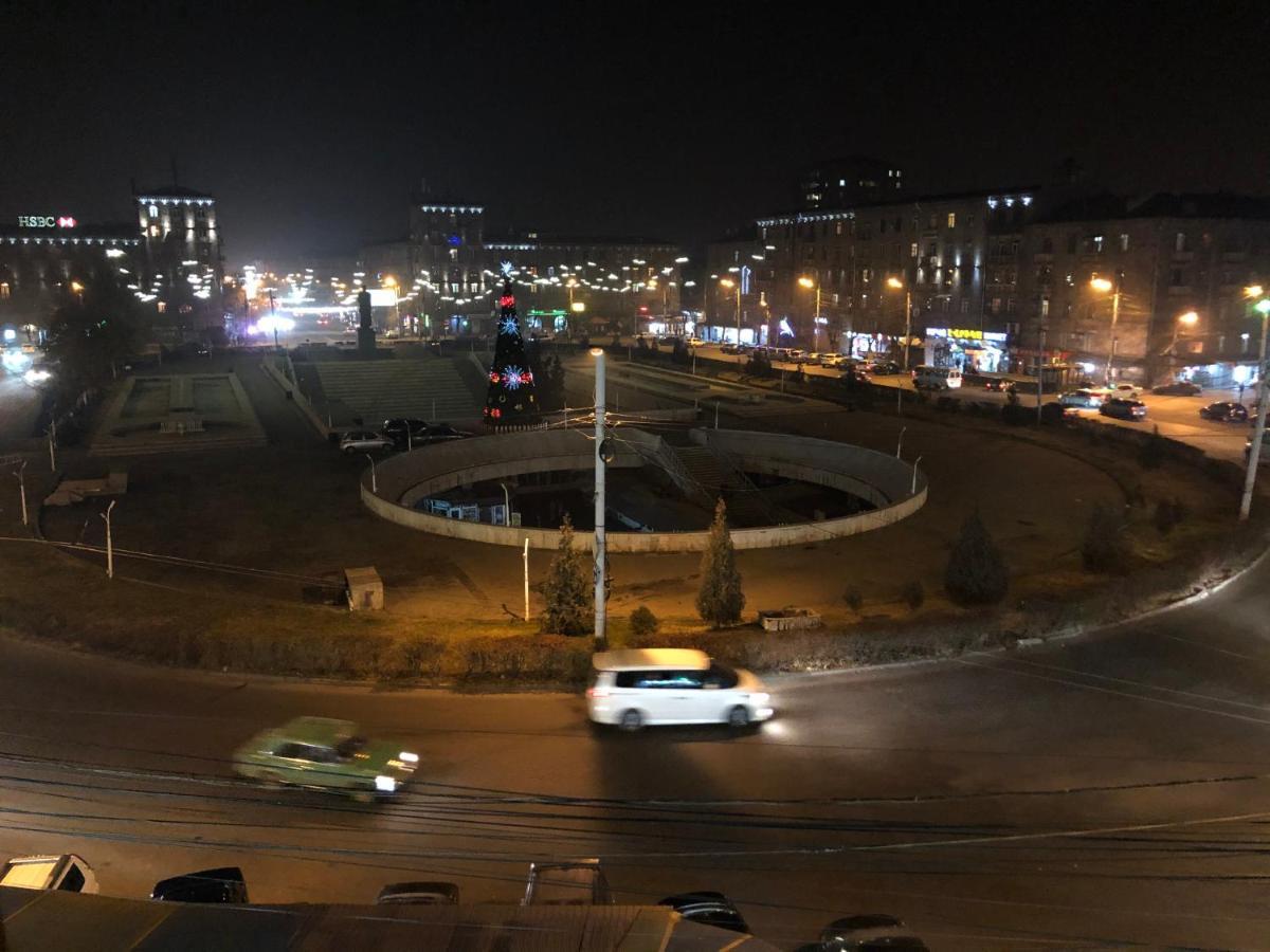 Квартира Около Станции Метро С Балконами Jerevan Buitenkant foto
